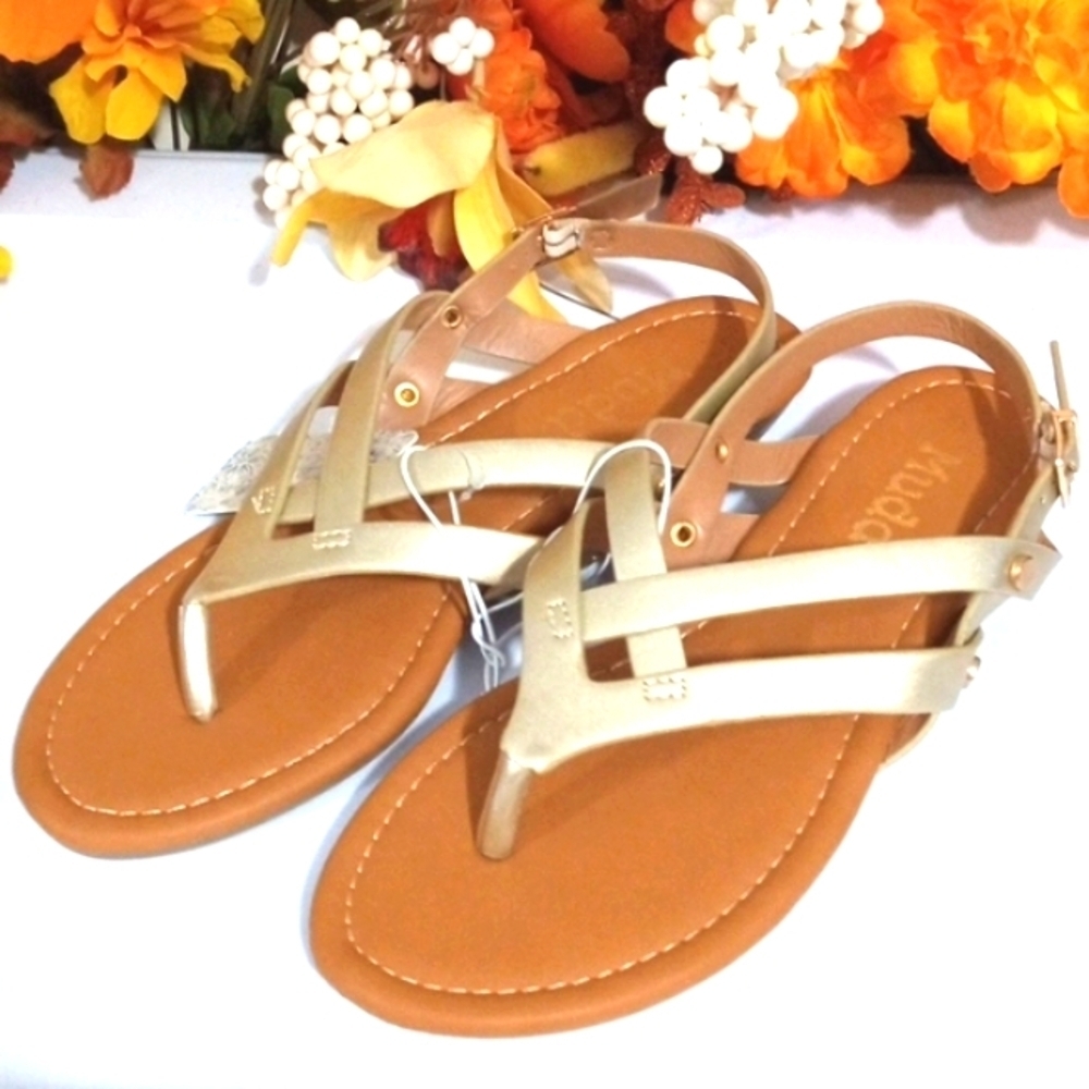 MUDD METALLIC GOLD STRAPPY THONG SANDALS SIZE 7 NWT